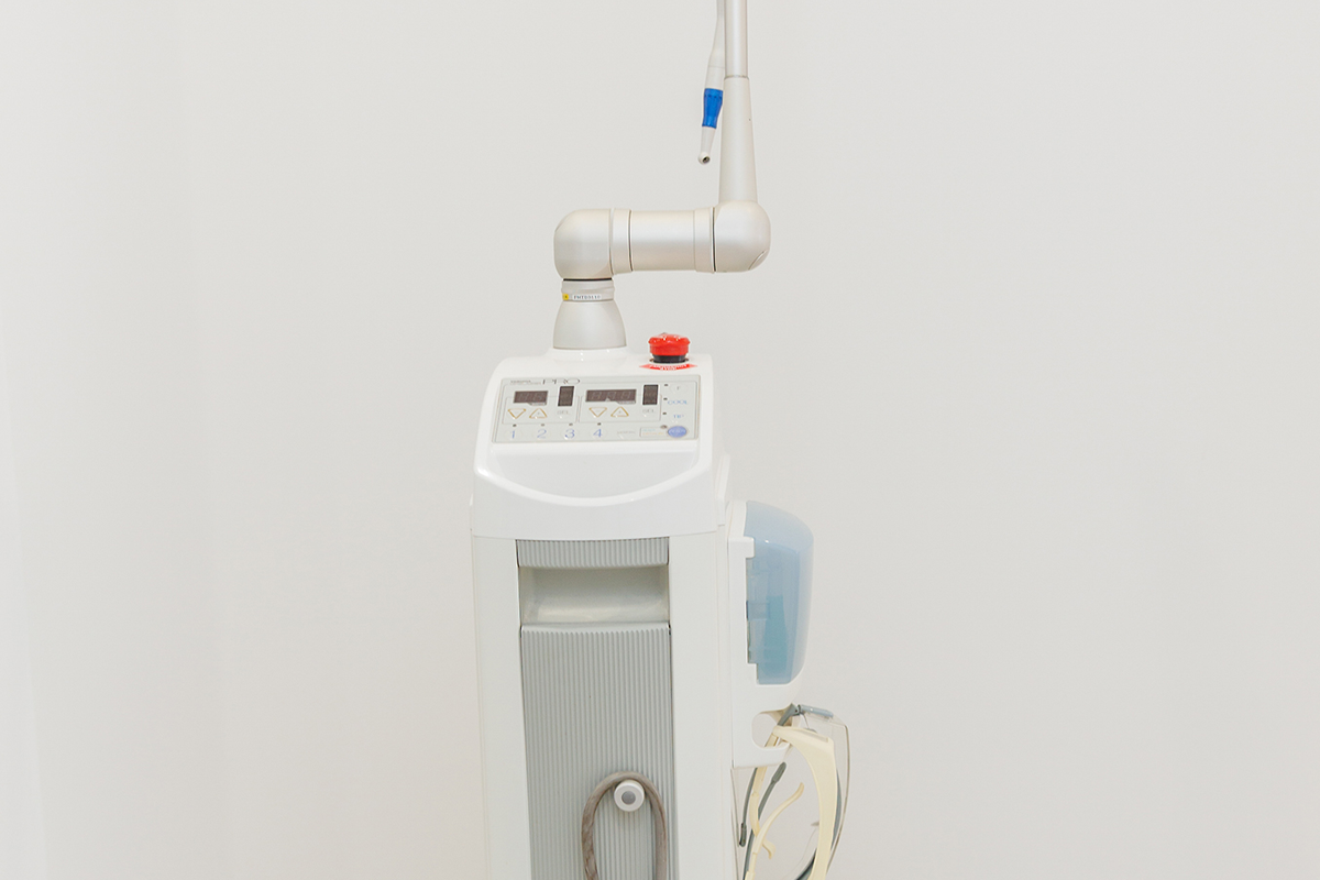 レーザー治療機