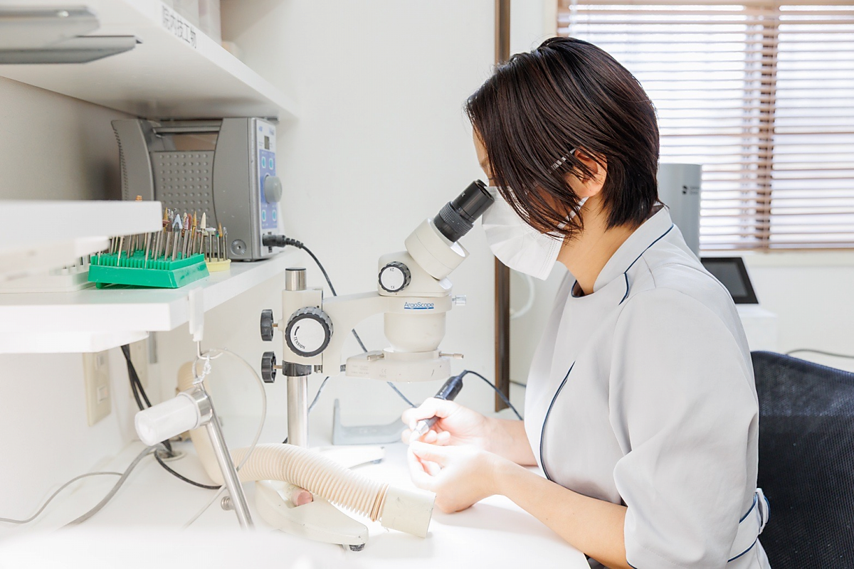 院内技工士と連携した精密な補綴物づくり
